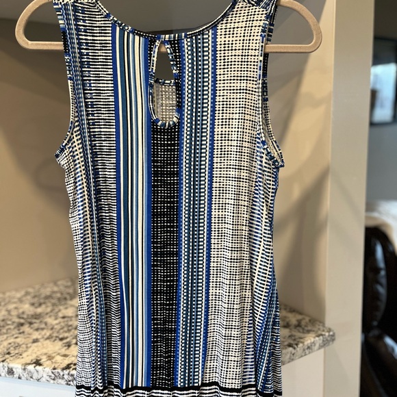 Women’s Ross + Olive size med top - Picture 2 of 3